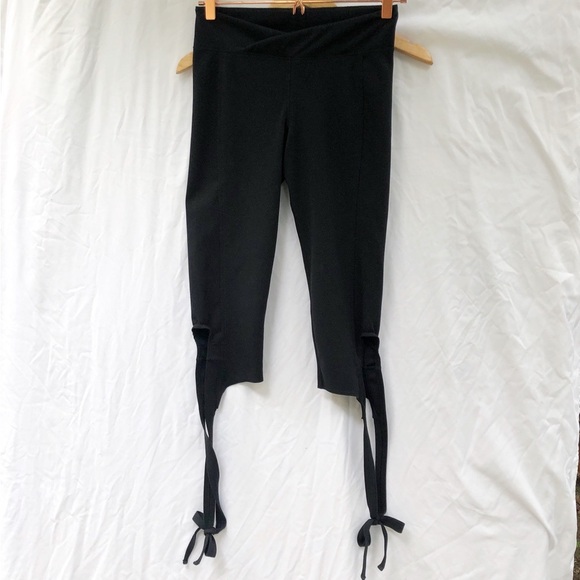FREE PEOPLE | FP MOVEMENT TURNOUT CROP LACE UP BLACK LEGGINGS SMALL - Picture 4 of 9